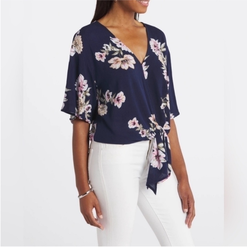 LUQ Floral blouse size L